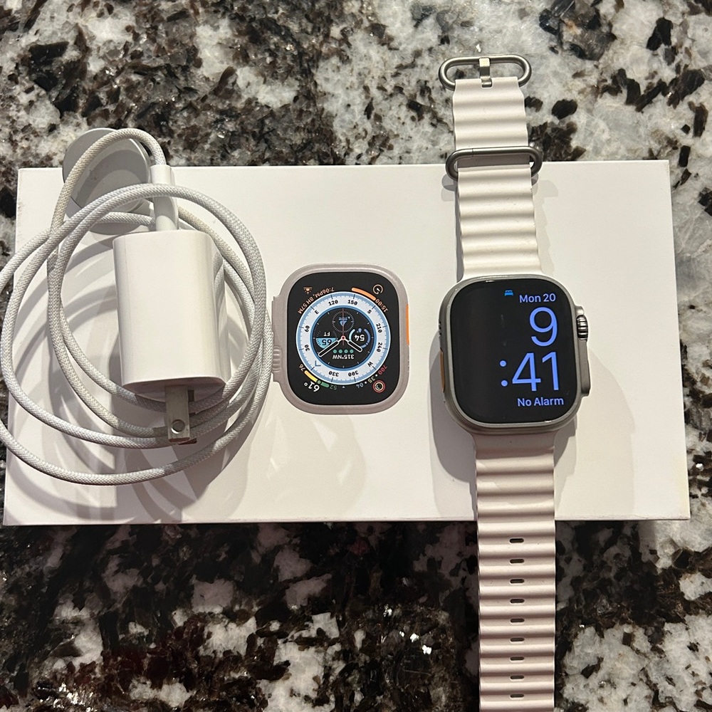 Apple Watch Ultra 49mm Titanium
Model: A2622
Serial Number: JF6HRWWN6N